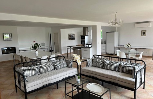 Sainte-Foy-d'Aigrefeuille House | Les Oliviers Binel à Ronsac