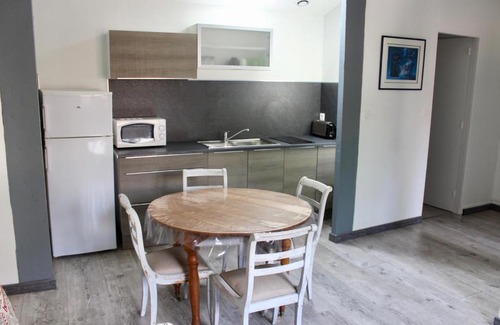 Gare-Jouvenet Apartment | LES OISEAUX (L'HIRONDELLE)