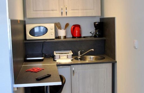 Gare-Jouvenet Apartment | LES OISEAUX (L'HIRONDELLE)