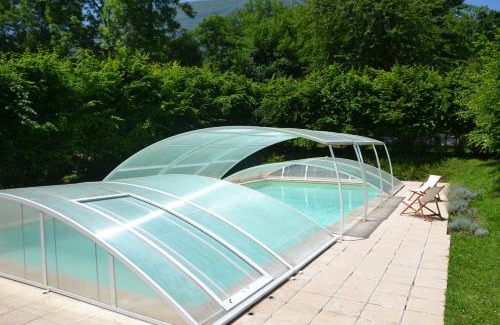 Gembrie House | Les Ondines