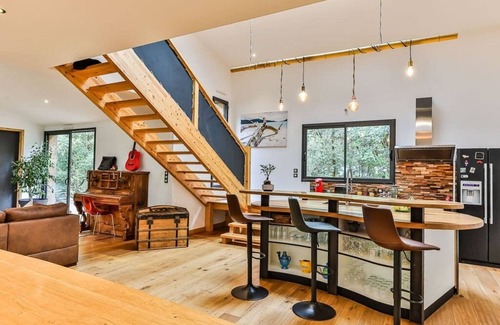 Saint-Hilaire-de-Riez Cabin | Les Pins - Maison avec piscine & jacuzzi