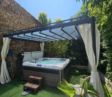 Saint-Paul-la-Coste House | Les Rêves d'Eden Gite dans Mas Cévenol -SPA privatif