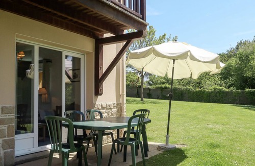 Saint-Briac-sur-Mer Apartment | Les Roches Douvres 36X by Interhome