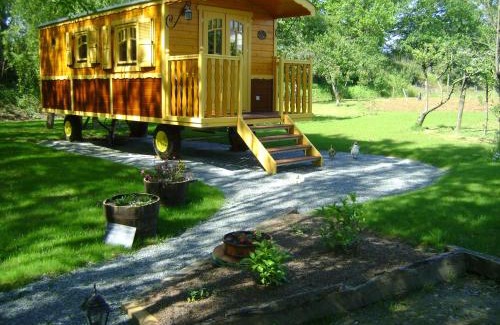 Saint-Sulpice-en-Pareds House | Les Roulottes de Saint-Sulpice