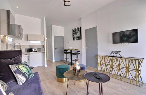 Hotel-de-Ville Apartment | LES TOITS DU VIEUX-PORT