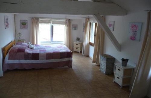 Ponteyraud Bed & Breakfast | Les Tuileries