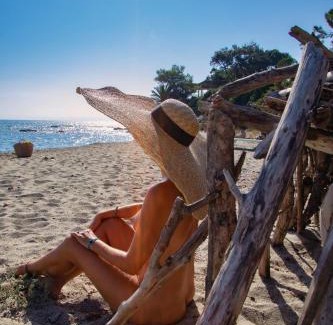 Bravone Villa | Les villas de Bagheera, oasis naturiste