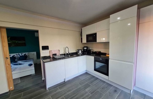 Destrellan House | Les Villas Pheron Convivial Bien Équipe