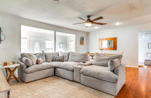 West Livingston House | Less Than 1 Mi to Boat Ramp Lake Livingston Retreat!