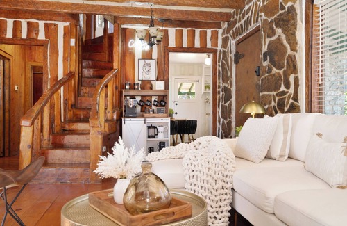 North Auburn Cabin | Lester Cabin 5min to Downtown Auburn 20min to Roseville next to Mountain Biking