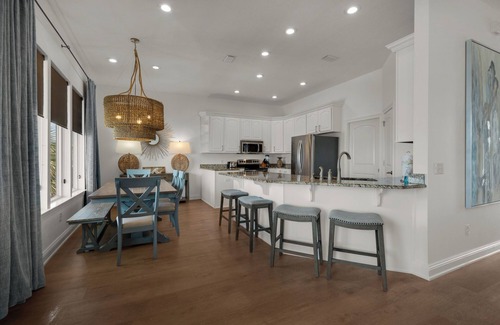 Villa Primera House | 🌅 Let's Do Sunset - Dock, Gulf Access, Sunset Deck + Pet Friendly 🐾