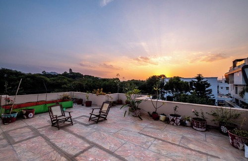 Shavri Colony Villa | Let's Have Family Chaupal at Aangan by Aromataruvilla Udaipur