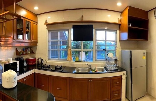 Na Chom Thian Villa | Lets Chill Pool Villa Najomtien Sattahip