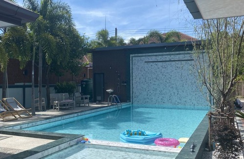 Na Chom Thian Villa | Lets Chill Pool Villa Najomtien Sattahip