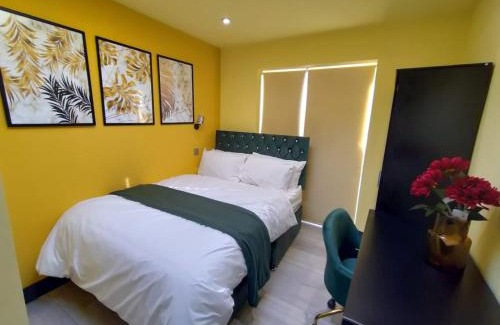Rayners Lane House | Letzi Ensuite Room, 10 Mins Wembley, Fast WiFi