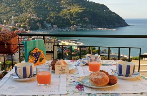 Levanto Apartment | LEVANTO-5 TERRE- NEW - 50 M FROM THE IDEAL BEACH FOR MTB/TREKKING LOVERS