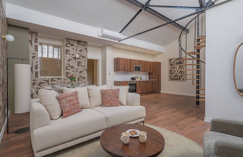 Epinettes Apartment | LevloftParis