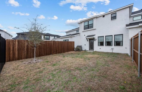 Lewisville House | Lewisville Lake Urban Escape