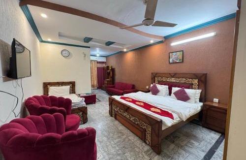 G-9 Sector Bed & Breakfast | Lexus Lodge