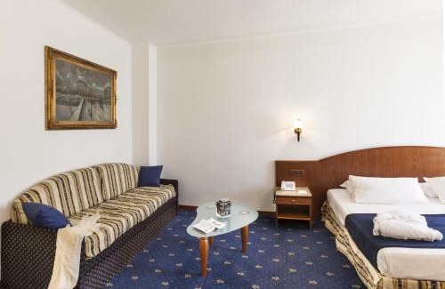 Fuorigrotta Hotel | LHP Napoli Palace & SPA