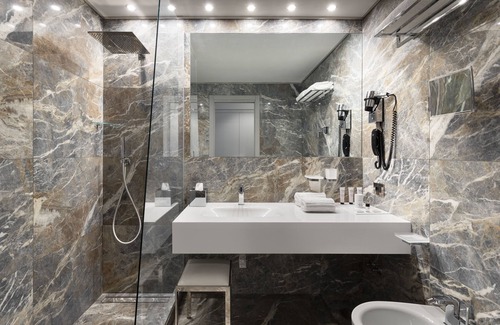 Fuorigrotta Hotel | LHP Napoli Palace & spa