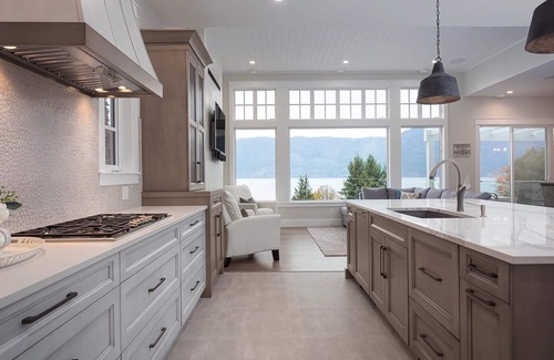 Central Okanagan House | Licensed Lakeside with Pool, 5 bath full house