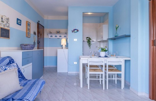 Lido degli Estensi Apartment | Lido degli Estensi Flat a stone's throw from the beach