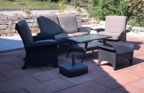 Altdorf bei Nuernberg Apartment | Liebevoll Eingerichtetes Ferienhaus mit Terrasse und Kamin