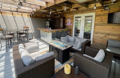 Micanopy House | LIFE COACH hosts Lakefront Retreat