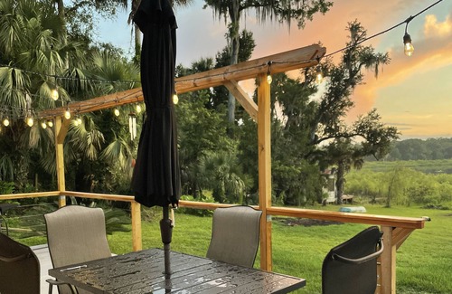 Micanopy House | LIFE COACH hosts Lakefront Retreat