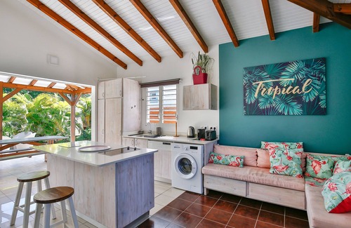 Sainte-Anne Cottage | - Life in pink -