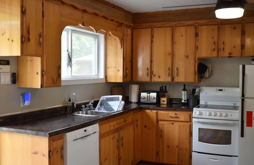 East Dalhousie House | Life is Great on the Lake!