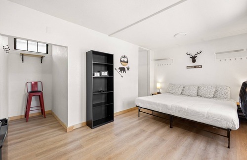 Idaho Springs Hotel | Lift Landing