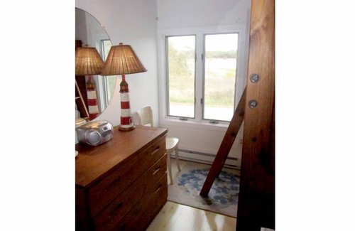 Wellfleet Cottage | Light & Airy Home with Harbor Views (1431)