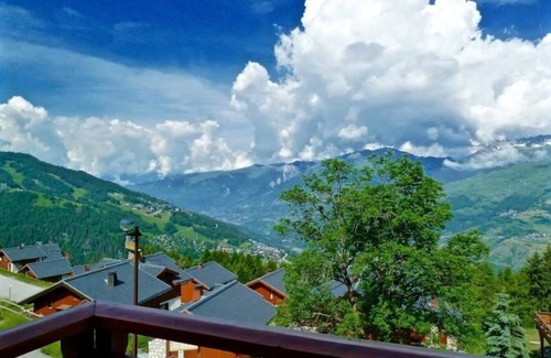 Vallandry Apartment | Light, bright 2 bed apartment for 6 people with lovely views and close to lifts