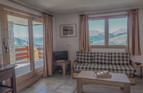 Vallandry Apartment | Light, bright 2 bed apartment for 6 people with lovely views and close to lifts