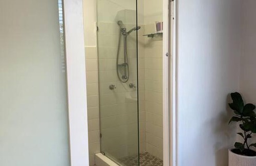 Dee Why Apartment | Light filled apartment near transport and beach