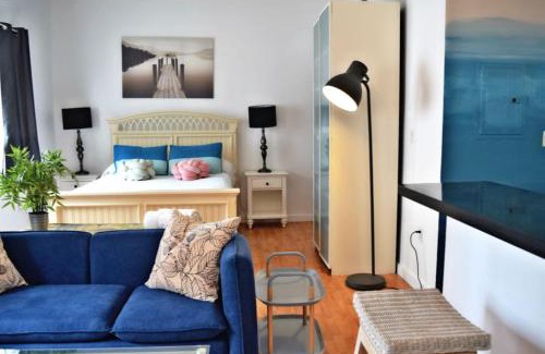 City Center House | Light-Filled Apt Steps to Beach Convention Center