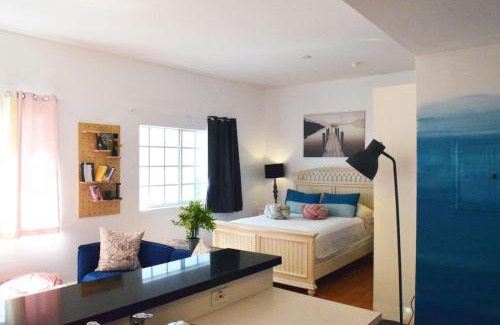 City Center House | Light-Filled Apt Steps to Beach Convention Center