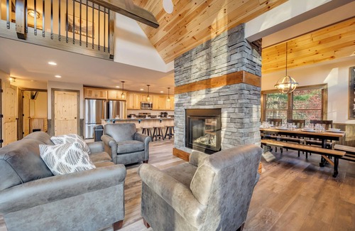 Lake Harmony Estates Ski Chalet | "Light My Fire" 8 Bedroom, Hot Tub, Firepit, Outdoor Bar, Sauna, Elevator