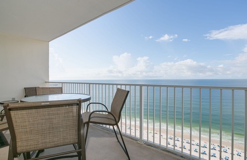 Gulf Shores Condo | Lighthouse 1606 NEW LISTING 2/2 w/bunks