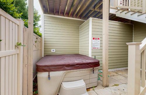 Caine Woods Apartment | Lighthouse Point Villas Unit 3