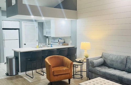 Lakeland Condo | Lighthouse Retreat | 2Bed, 2 Bath | Quiet Cove | Boat Slip & Pool Access