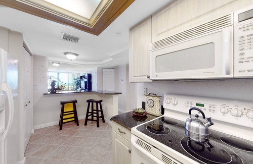 Sand Key Condo | Lighthouse Towers #206 | Condo on Gulf of Mexico with pool, beach access, tennis
