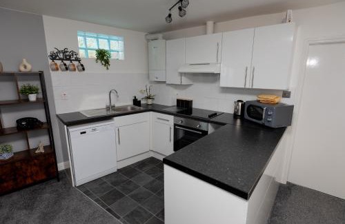 Scarborough City Centre Apartment | Lighthouse View - Amazing sea and beach view - Free Sky TV including Sports and Movies - Fast WIFI - Free Private Parking