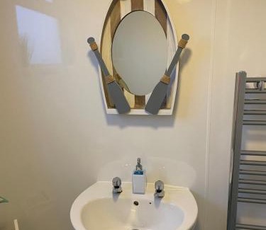 Scarborough Apartment | Lighthouse View, one min from harbour & beach