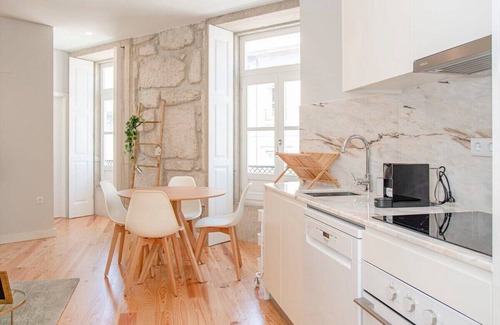 Centro / Baixa Apartment | Liiiving in Porto - Aliados Stone Apartment