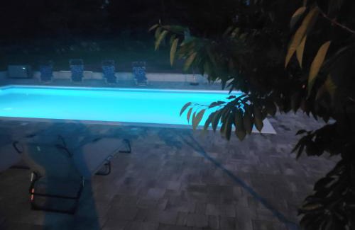 Lovinac House | Lika Relax and Party House with sauna, jacuzzi and outdoor heated swimming pool