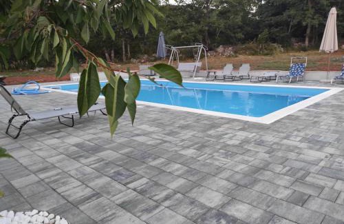Lovinac House | Lika Relax and Party House with sauna, jacuzzi and outdoor heated swimming pool