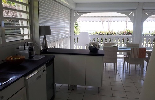 Saint-Francois Apartment | 'LIKE A HOUSE' with the BEACH AT THE END OF THE GARDEN Classification 5 * Standing